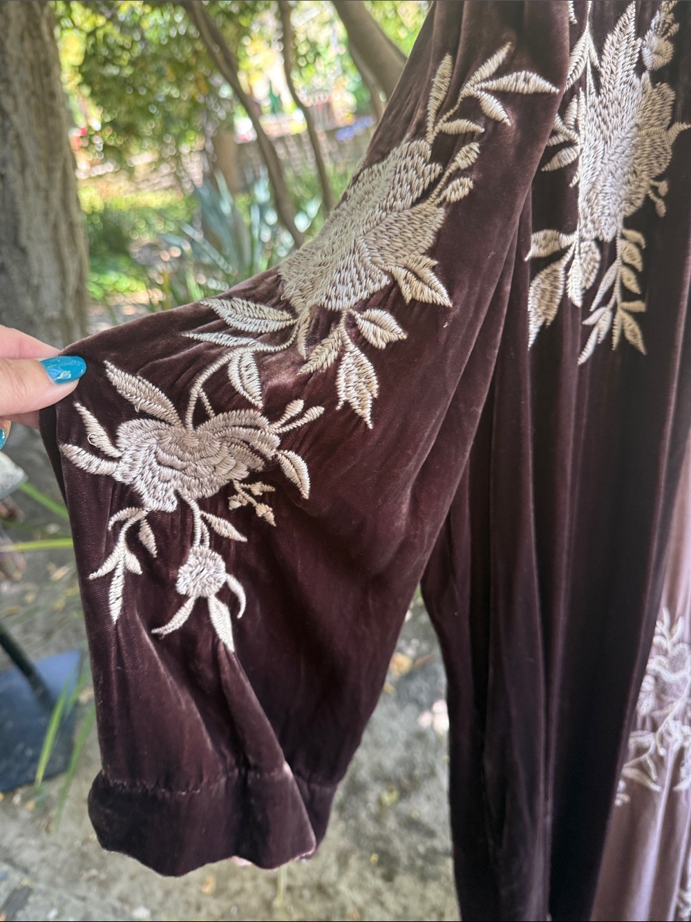 Johnny Was Plum Velvet Longline Jacket with White Floral Embroidery - Picture 4 of 5